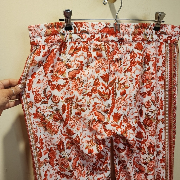 Hester & Orchard Floral Red and White Elastic Waisted  Flare Rayon Casual Pant L - Picture 9 of 13